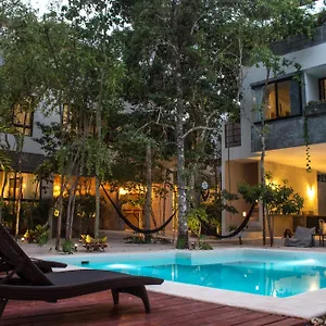 https://nomad-humans-condo.tulum-hotels.net